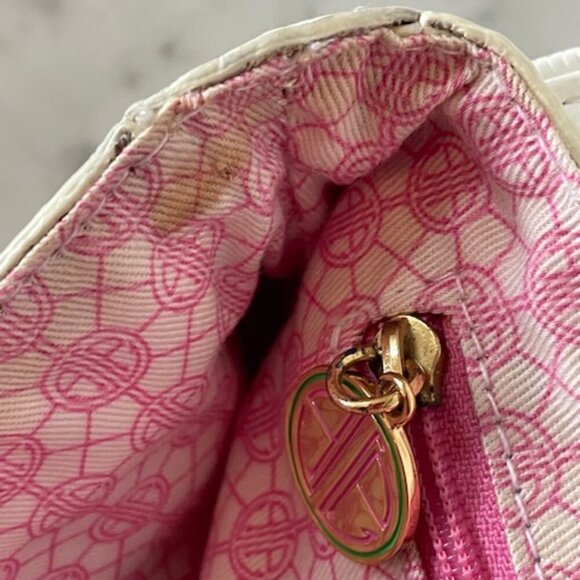 LILLY PULITZER  Enamel Pink Flower White Leather Convertible Wristlet Clutch
